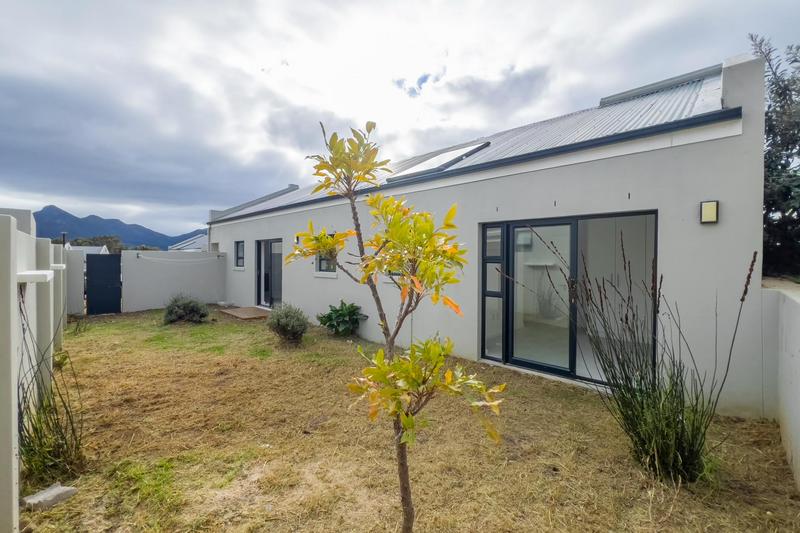 To Let 2 Bedroom Property for Rent in Capri Western Cape